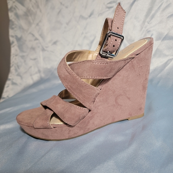 Summer heels - Picture 2 of 3